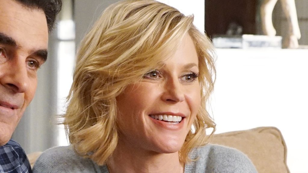A still image of Julie Bowen as Claire Dunphy in Modern Family.
